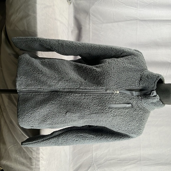 NWT! Eddie Bauer Cozy & Stylish Full-Zip Grey Fleece Jacket. - Picture 3 of 4